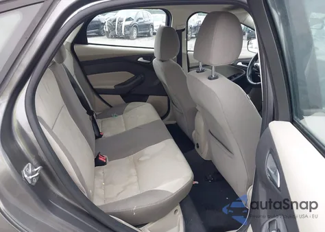 2014 Ford Focus Se z USA, uszkodzony, nr VIN 1FADP3F23EL445934